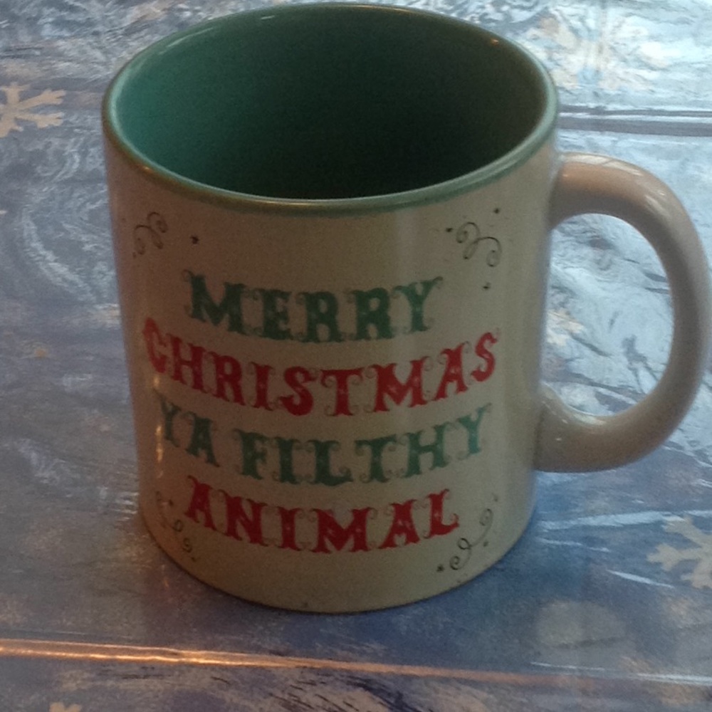NWOT HOLIDAY MUG HOME ALONE THEMED